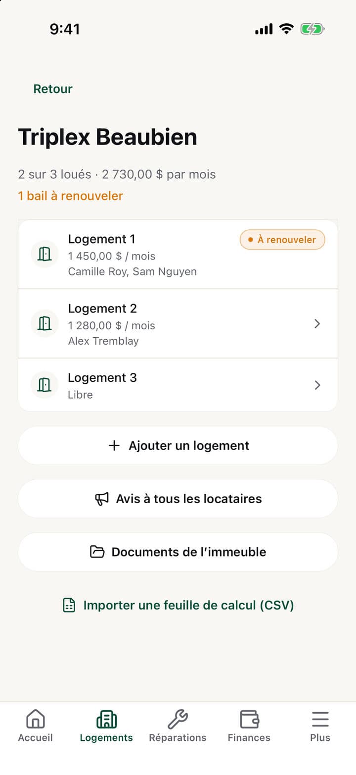 Écran de l’application avec des données d’exemple : un triplex, ses trois logements et leurs loyers
